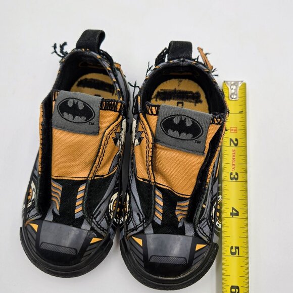 Batman Converse Trainers Size 6 Infants Kids Rare Read - Picture 2 of 16